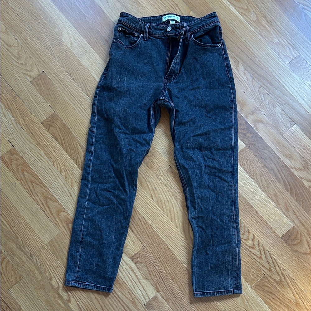 Abercrombie & Fitch black  The mom high rise jeans